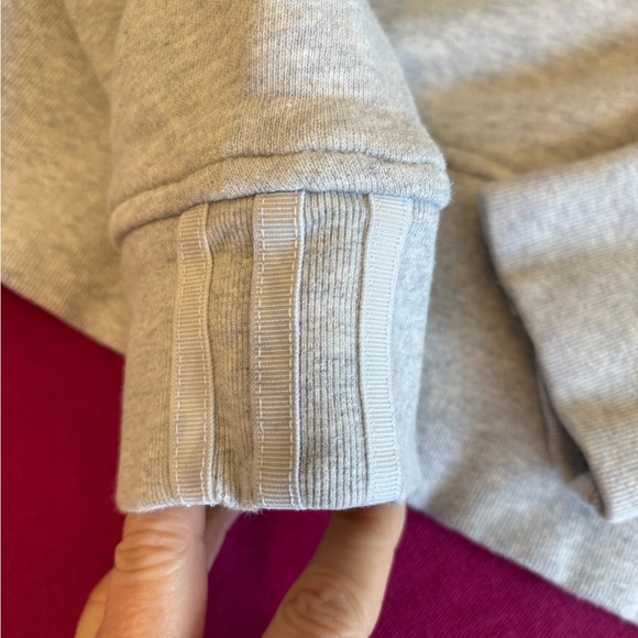 Adidas Women’s Gray Cropped Logo Hoodie Size S - Picture 3 of 10
